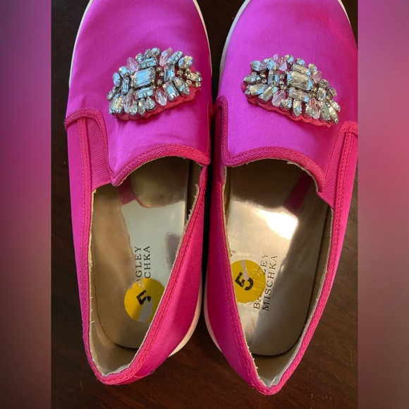 Badgley Mischka PINK SATIN Delight Jewel Ornament Slip On Sneakers Women's Sz 5 - Picture 4 of 11